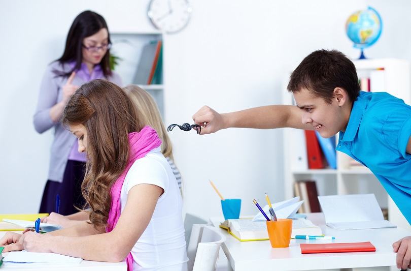 Glume de Halloween pentru copii: farse amuzante, accesorii creative si cum facem diferenta dintre distractie si bullying
