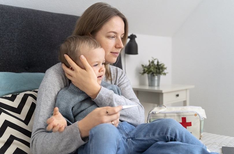 Febra la copii: cand trebuie sa ramana acasa si dupa cate zile poate reveni la gradinita