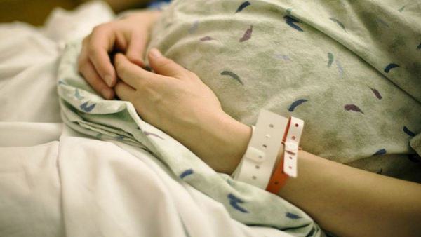 Tanara insarcinata in 5 luni, infectata cu COVID-19 a murit