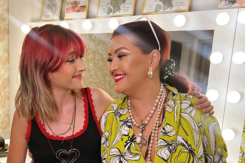 Fiica Ronei Hartner a implinit 18 ani. Si-a serbat ziua cu baloane negre, in amintirea mamei sale