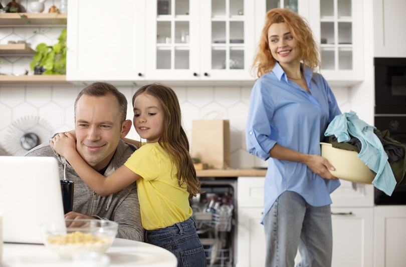 Mai tarziu, mami e ocupata! De ce mamele nu mai apuca sa se joace cu copiii