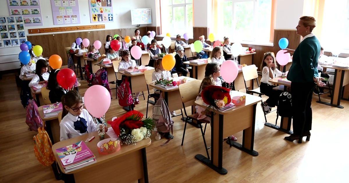 Cand este prima zi de scoala in septembrie 2026. Structura completa a anului scolar 2026-2027: module, vacante si ultima zi de cursuri