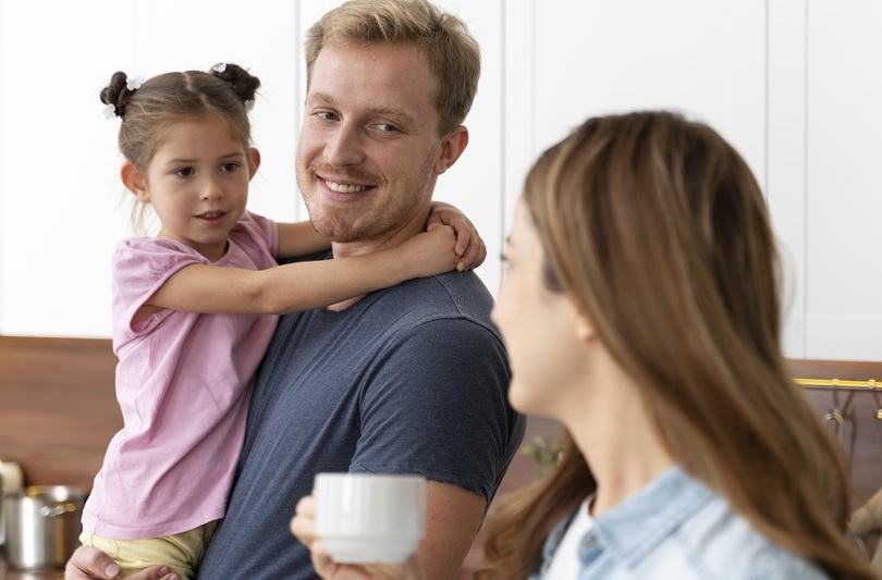 Gentle parenting: avantaje, provocari si sfaturi pentru cresterea unui copil echilibrat