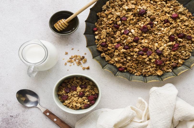 Granola de casa: Reteta simpla, idei de servire si cum se pastreaza corect