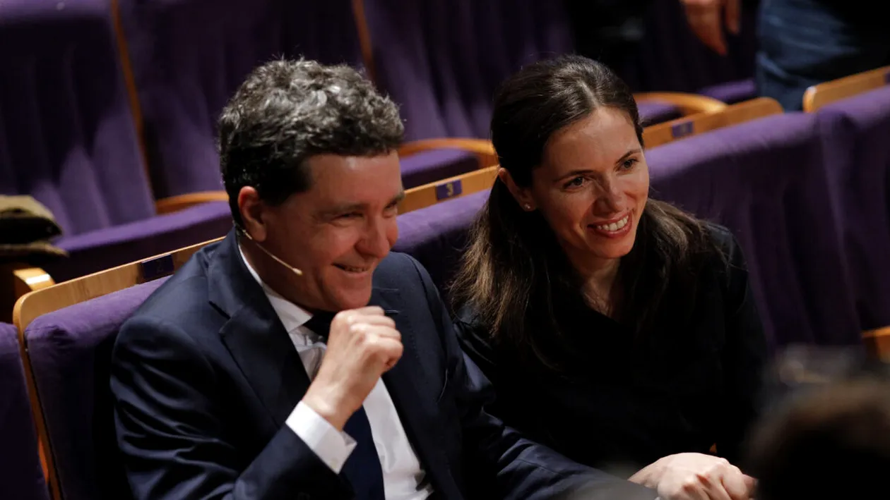 Mirabela Gradinaru, aparitie discreta la serbarea fiicei sale. Fiica presedintelui, in rol de „vulpita”. Ce a spus prima-doamna despre Aheea