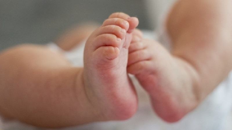 Legistii au stabilit cauzele decesului bebelusului, despre care s-a spus ca a fost sufocat de mama lui
