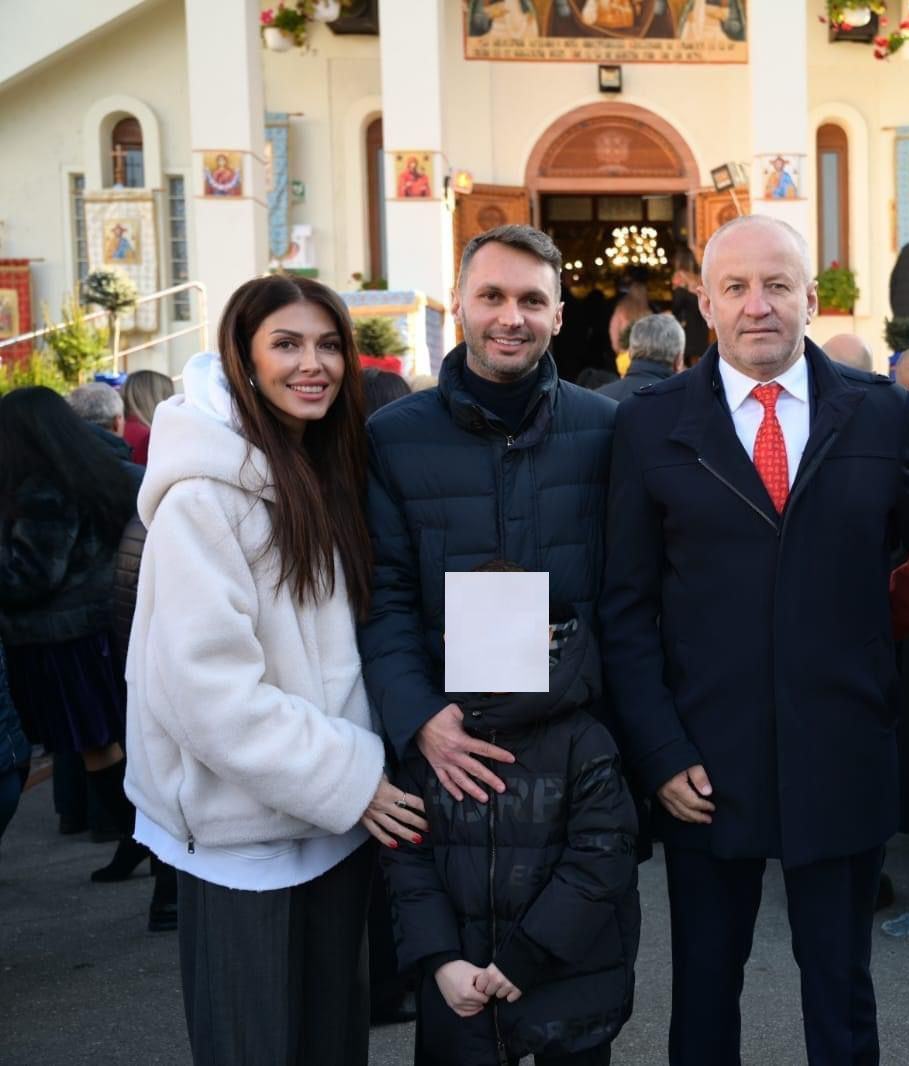 Ilinca Vandici, surprinsa alaturi de noul iubit si de fiul ei. Cine este bărbatul care a reusit sa o cucereasca după divort