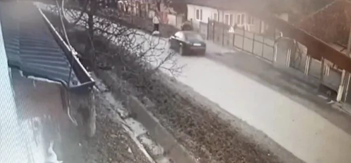 Barbat din Bihor, condamnat la 12 ani de inchisoare dupa ce a lovit intentionat cu masina un vecin care tinea copilul in brate