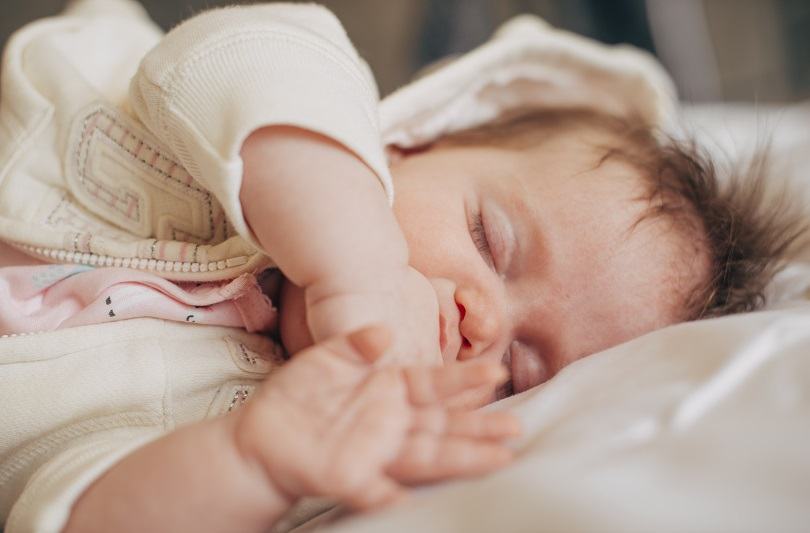 Cum sa alegi hainutele si detergentul hipoalergenic pentru bebelusi