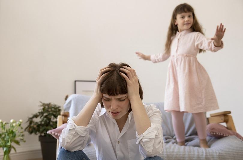 Burnout parental: 7 intrebari simple care te ajuta sa-l recunosti si solutii pentru echilibru in familie