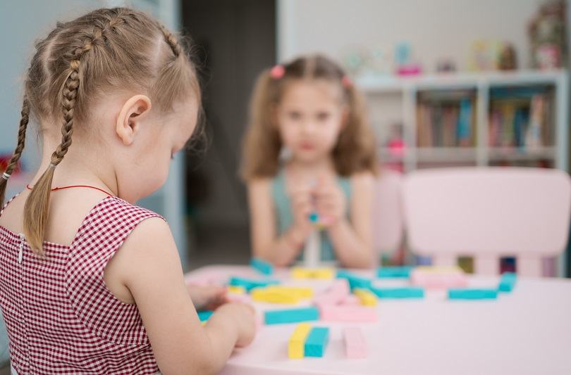 Joaca in familie: cum alegi jocurile potrivite pentru copiii de 3 ani