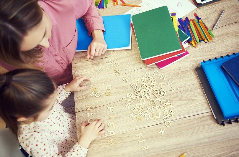 Primele cuvinte in engleza pentru copii: jocuri si activitati potrivite varstei de 3 ani