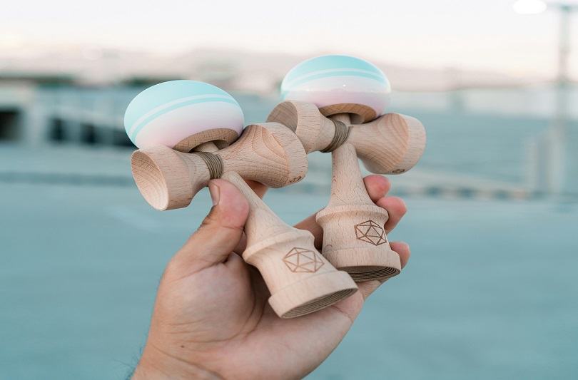 Cum ajuta kendama dezvoltarea copiilor si de ce devine mai populara decat jocurile pe telefon