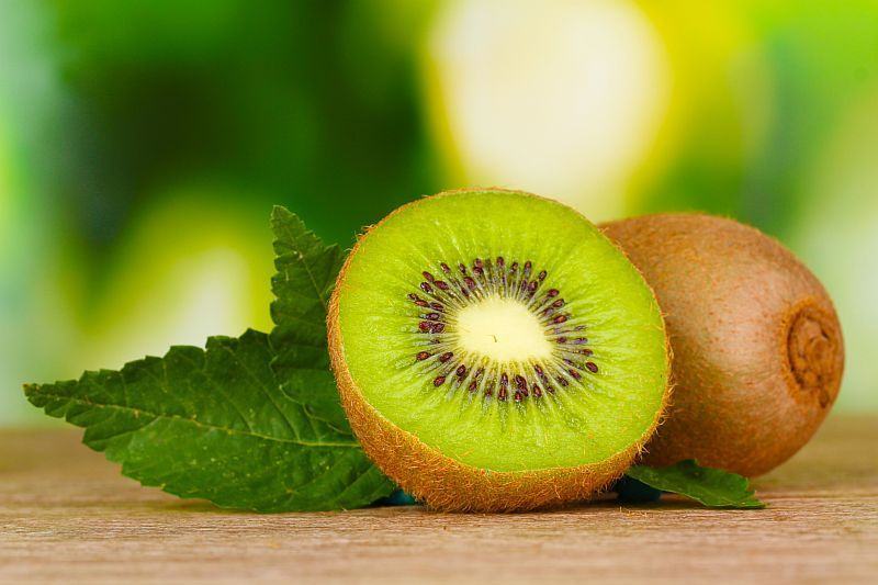 Cand introducem kiwi in alimentatia copilului