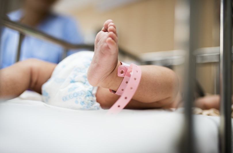 Cum recunosti si tratezi luxatia congenitala de sold la nou-nascuti