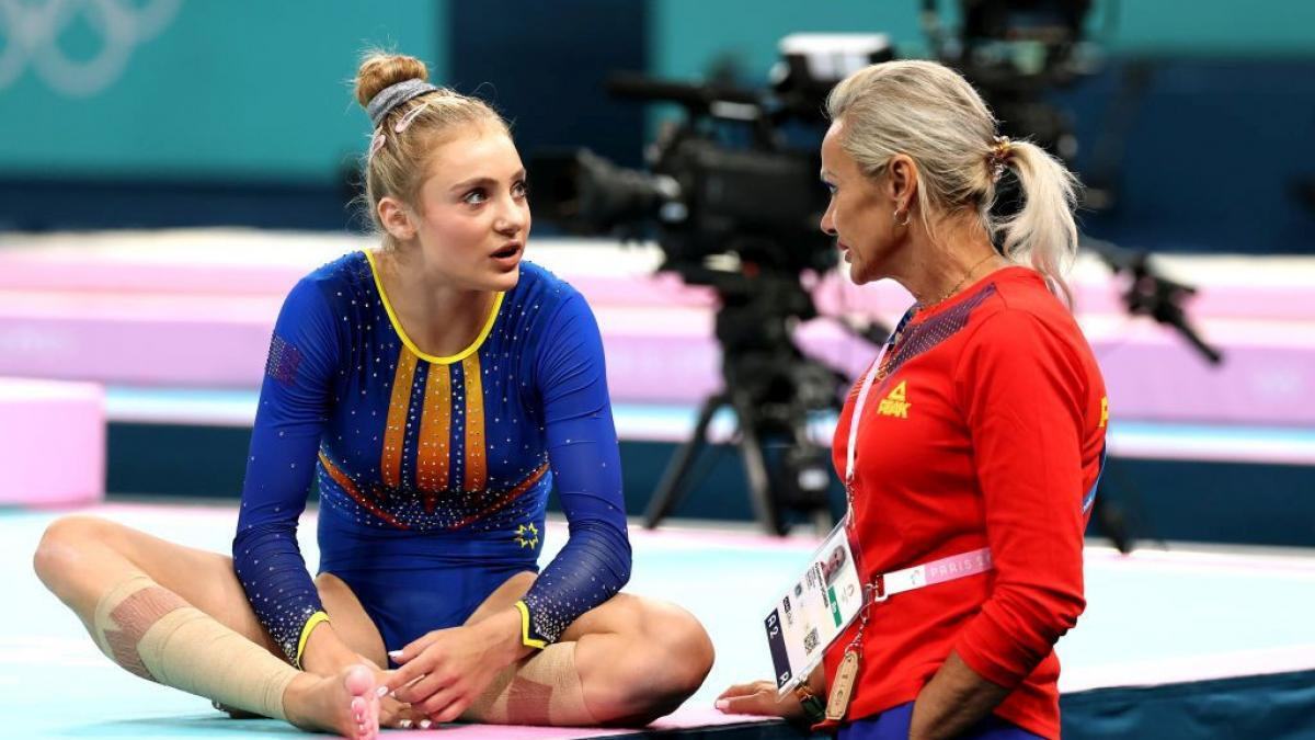 Mai multe sportive reclama abuzuri grave din partea Cameliei Voinea. Una dintre fete spune ca a ajuns in pragul suicidului