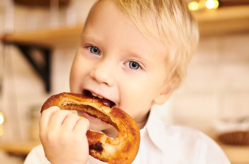 Mic dejun fulger: 3 idei cu covrigi, gata in 5 minute si iubite de copii