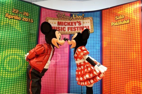 Ritmuri pline de energie la Bucuresti alaturi de Mickey Mouse si Minnie Mouse