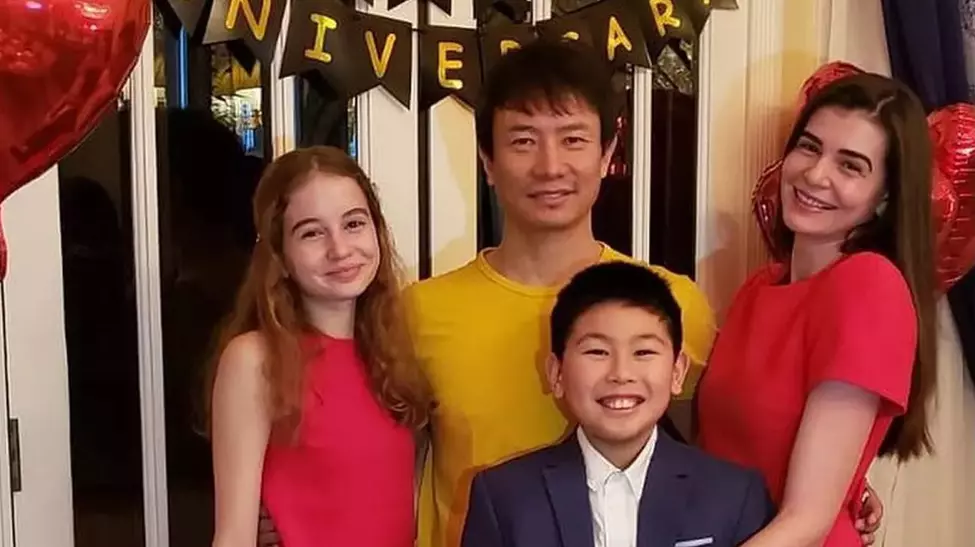 Cum este relatia Monicai...