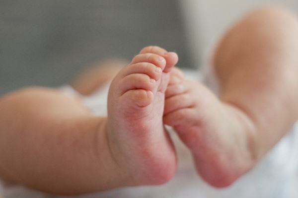 Un copil s-a nascut cu noul coronavirus la Maternitatea din Sibiu