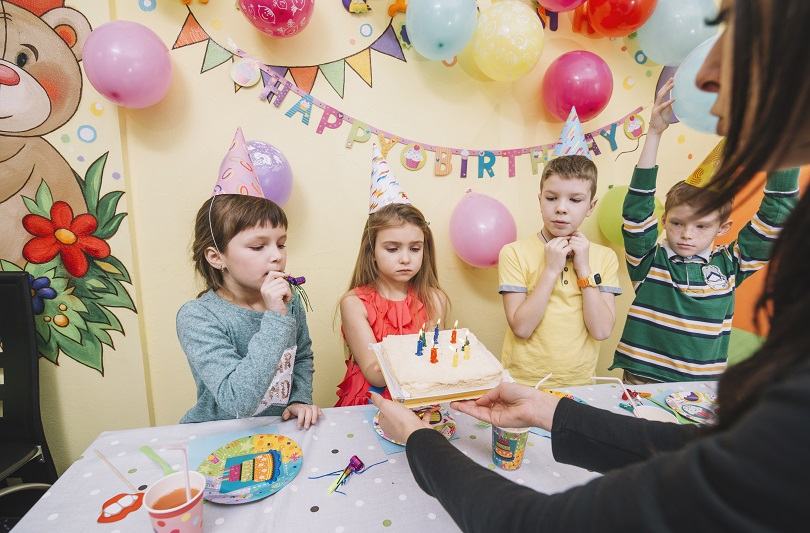 Idei pentru ziua de nastere a copiilor de 6-11 ani: jocuri, decor si activitati