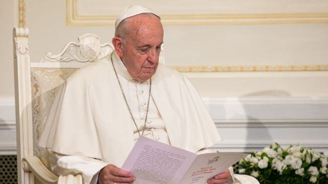 "Am plans pentru tine". Lacrimile lui Papa Franscisc pentru un orfan din Romania