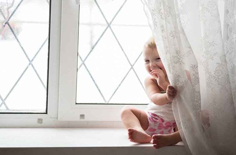 Perdele, draperii sau jaluzele? Ce alegi pentru camera copilului, in functie de varsta si siguranta