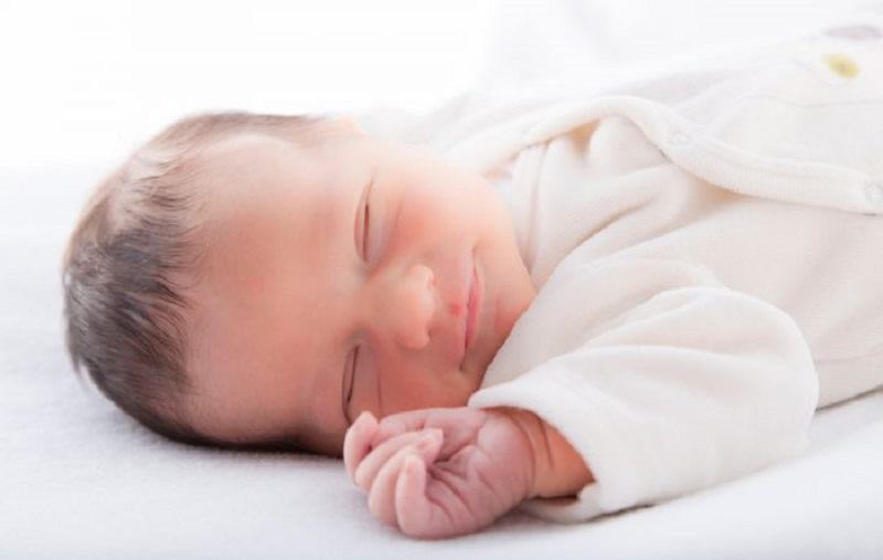 Cand ar trebui sa inceapa copilul sa doarma cu o perna?