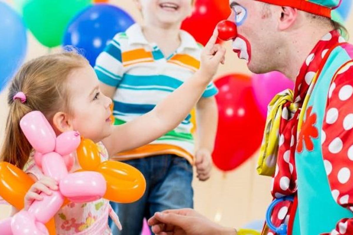 Personaje de poveste care prind viata la petrecerea copilului tau