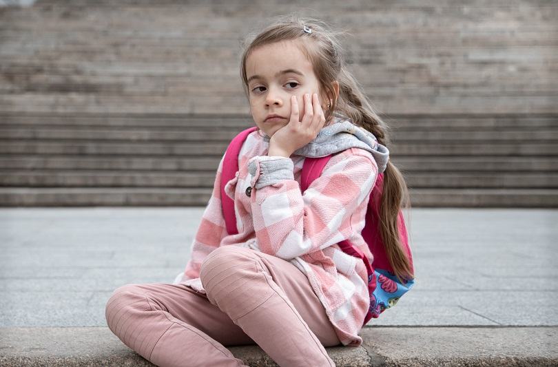 Parinte plecat in strainatate? Cum iti poti sprijini copilul in prima zi de scoala, chiar si de la distanta
