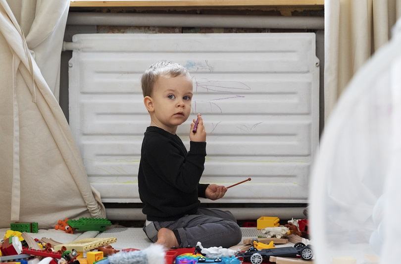 Semne timpurii de autism: ce spune privirea copilului si cum recunosti simptomele