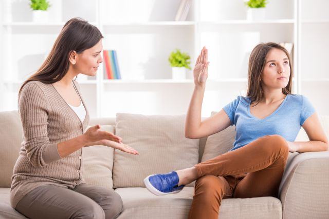 Cum sa faci fata razvratirii adolescentului. 5 sfaturi care chiar functioneaza