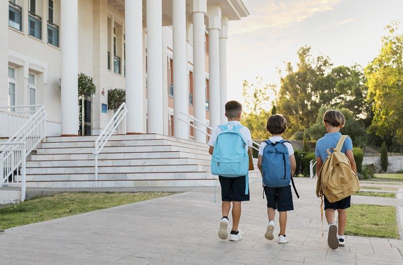 Inscrierea copilului la scoala in 2026: acte necesare, calendar complet si ce faci daca nu prinzi loc