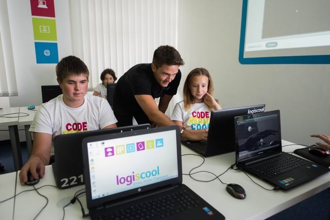 Logiscool, scoala de programare care a invatat 10.000 de copii sa faca jocuri si aplicatii pe calculator, vine in Bucuresti