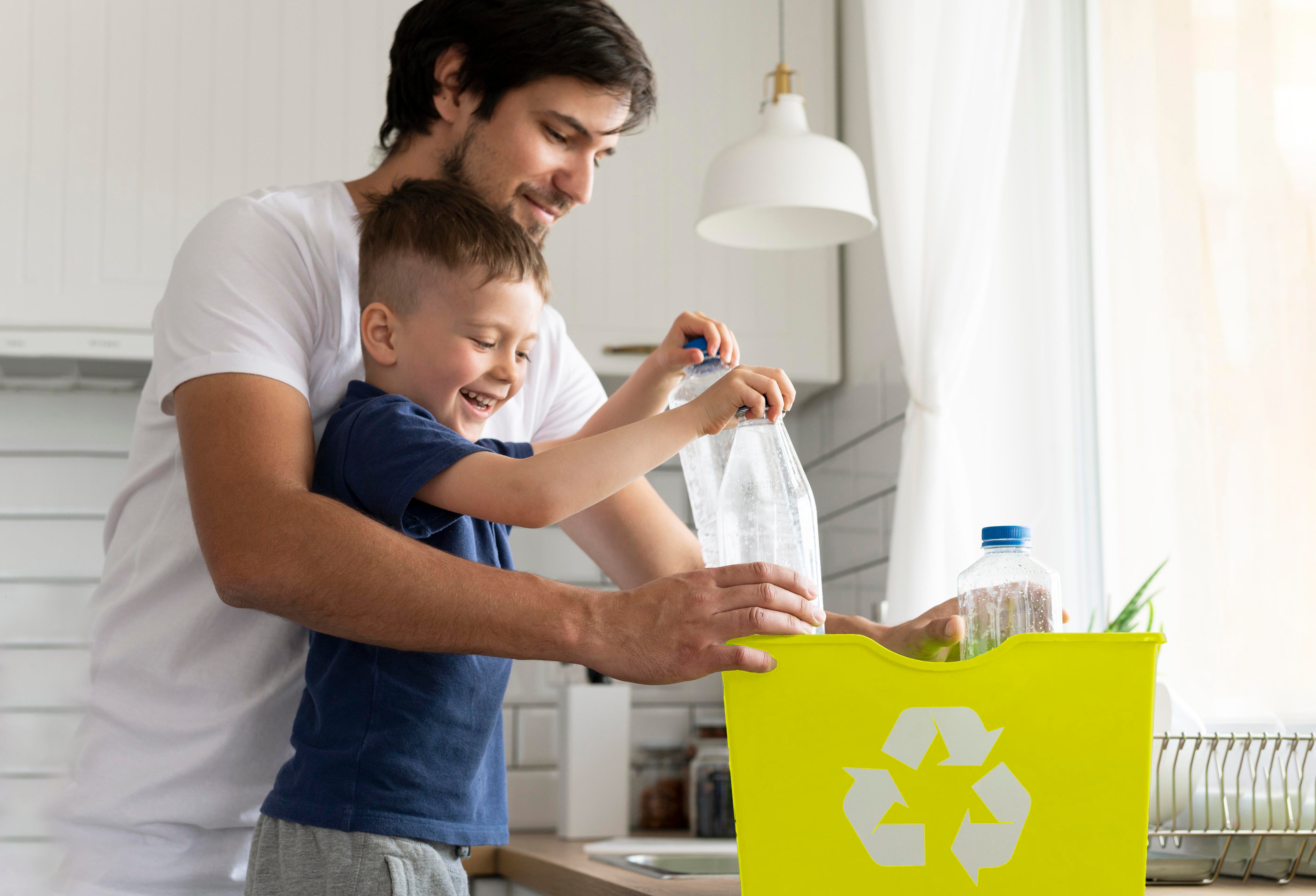 Reciclarea pe intelesul micilor ecologisti. Cum starnesti interesul copiilor pentru a recicla