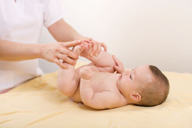 Reflexele pe care neonatologul TREBUIE sa le testeze la bebelusi
