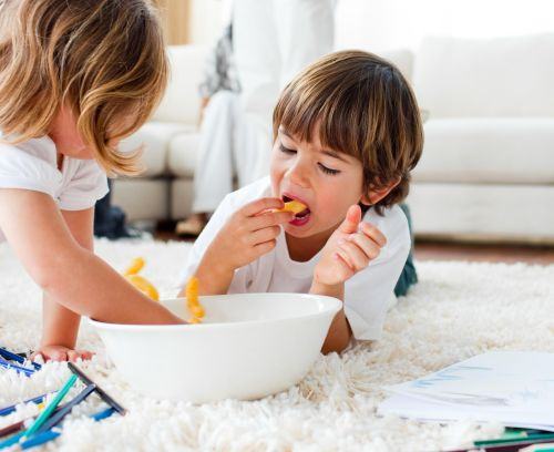Reguli despre alimentatie pe care copilul tau le va adopta usor