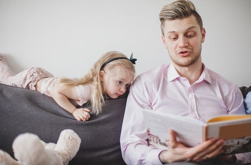 De la fetita la adolescenta: Cum poate un tata sa creasca o fiica increzatoare si puternica emotional