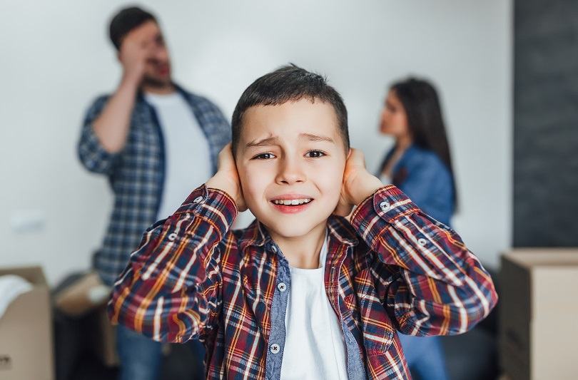 Semnele unei relatii abuzive emotionale si impactul asupra copilului tau
