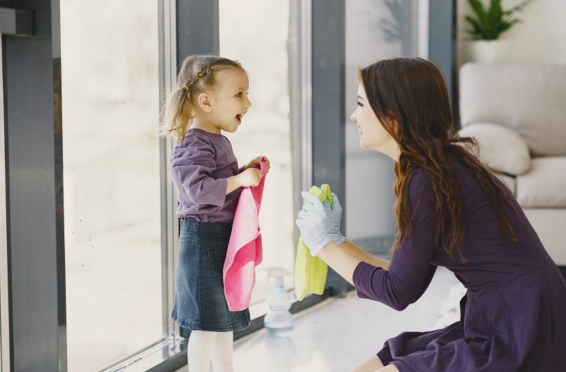 Responsabilitati pentru copii: activitati simple care dezvolta autonomia de la 1 la 5 ani