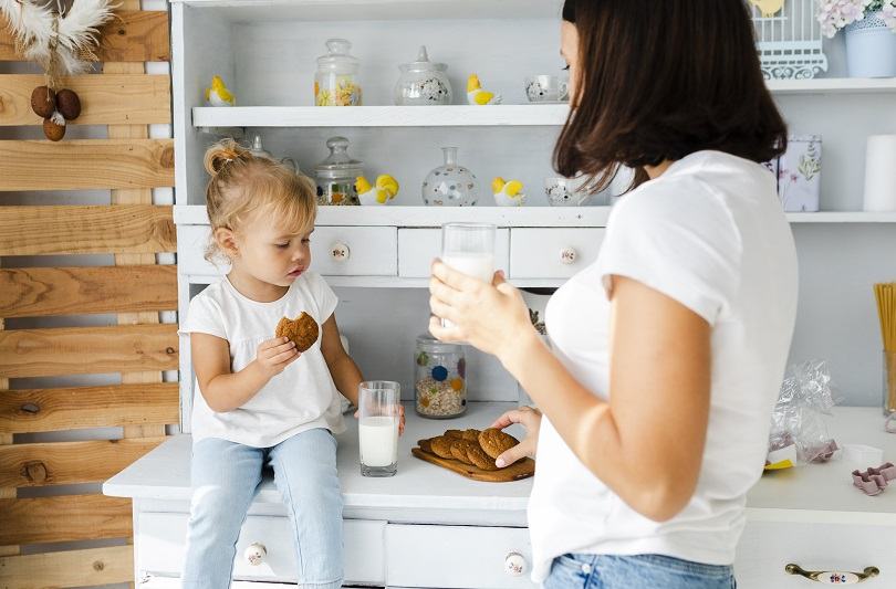 Cum sa convingi copilul sa bea lapte: reteta magica de cookies care functioneaza