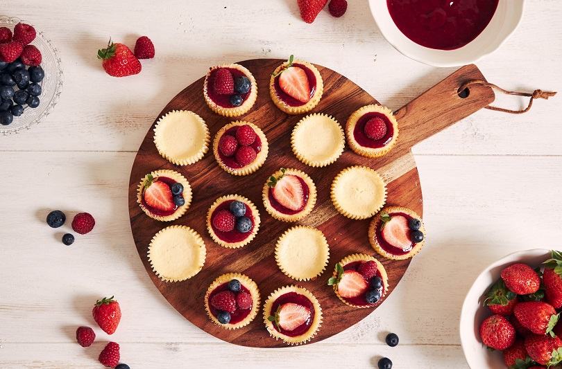 Tarta cu capsuni si jeleu de fructe – desertul pe care il adora copiii