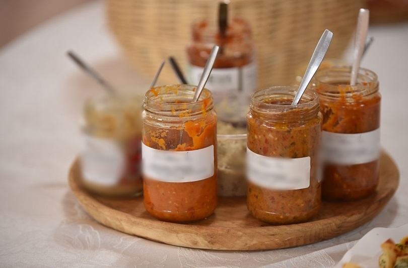 Ce faci cu borcanele dupa ce pui zacusca? Secretul conservelor reusite