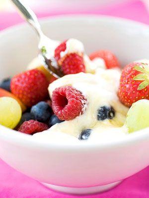 Salata de fructe cu iaurt de vanilie
