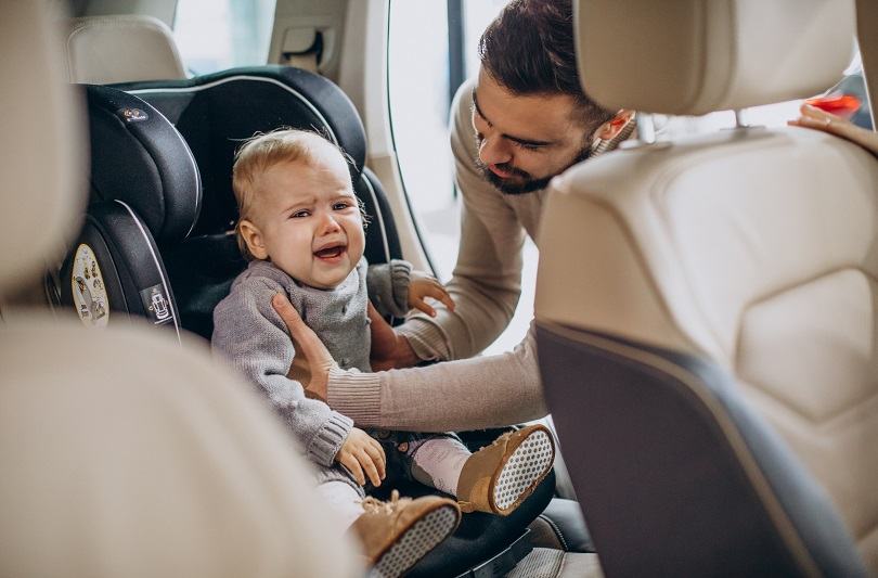 Scaun auto sau inaltator: de ce sunt obligatorii in orice masina de familie