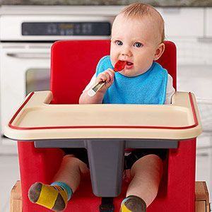Cum alegem scaunul de masa pentru bebelus