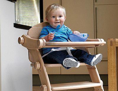 Cum alegi scaunul de masa pentru bebelus