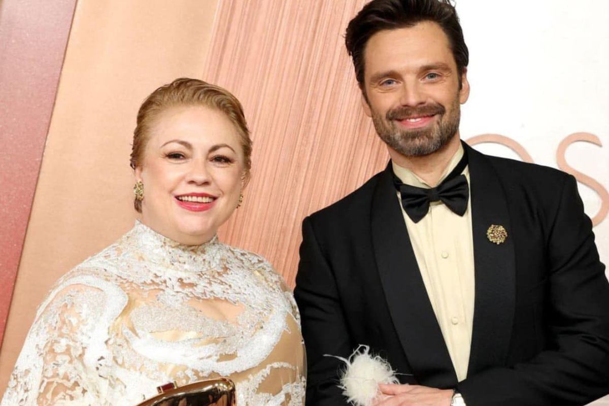 Sebastian Stan, insotit de mama sa, Georgeta Orlovschi, la Premiile Oscar 2025