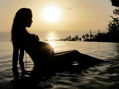 8 trenduri pentru gravide si mamici in 2012