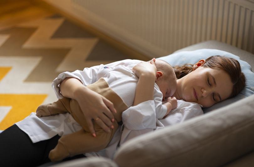 Lipsa somnului dupa nastere: factor major in depresia postpartum